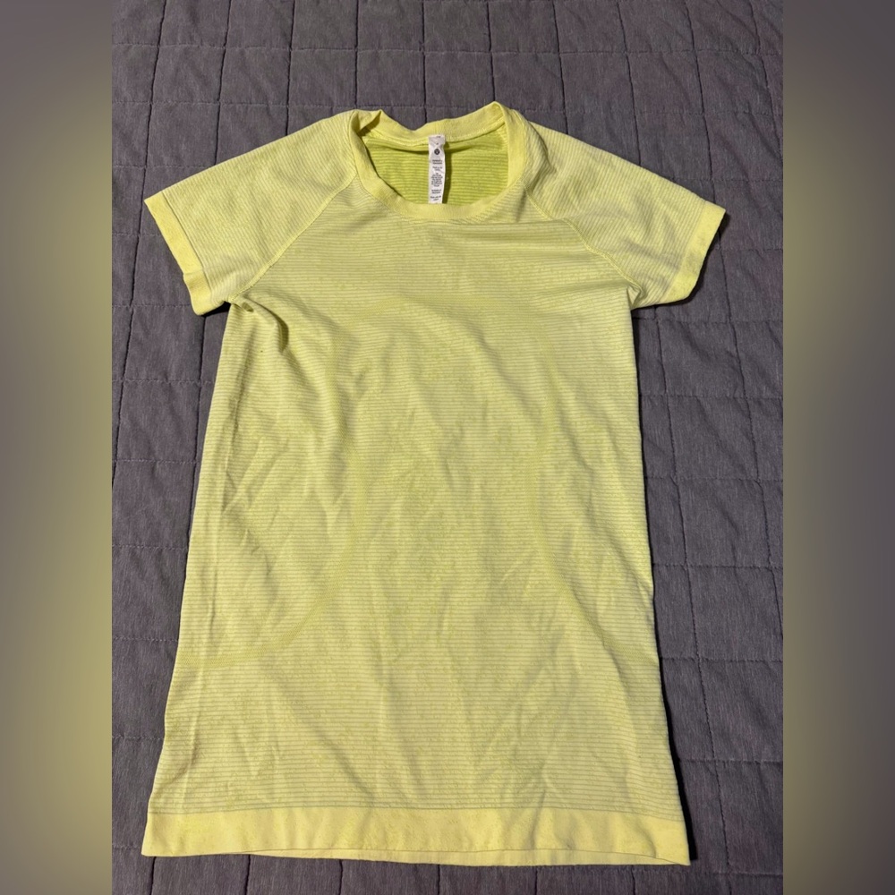Lululemon - Swiftly Tech 2.0 T-Shirt Hip Length - Size 6